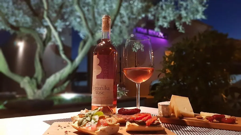 Wine Garden Holiday Home Pula 0*,  Kroatien